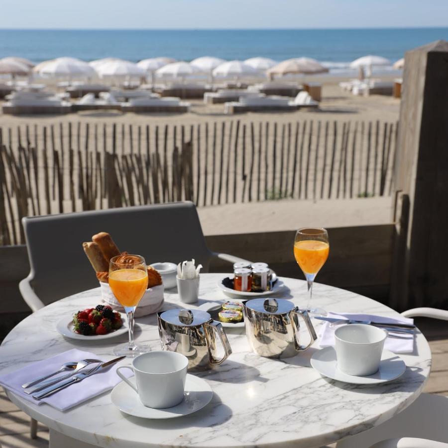 Hotel Plage Palace & Spa Palavas-les-Flots Exterior photo Breakfast at the Hotel