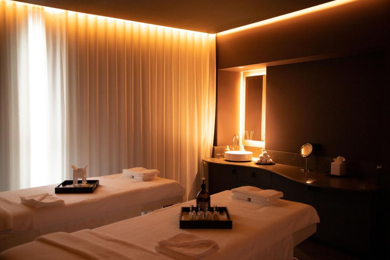 Hotel Plage Palace & Spa Palavas-les-Flots Exterior photo A treatment room at The Spa at The Landmark, Hong Kong