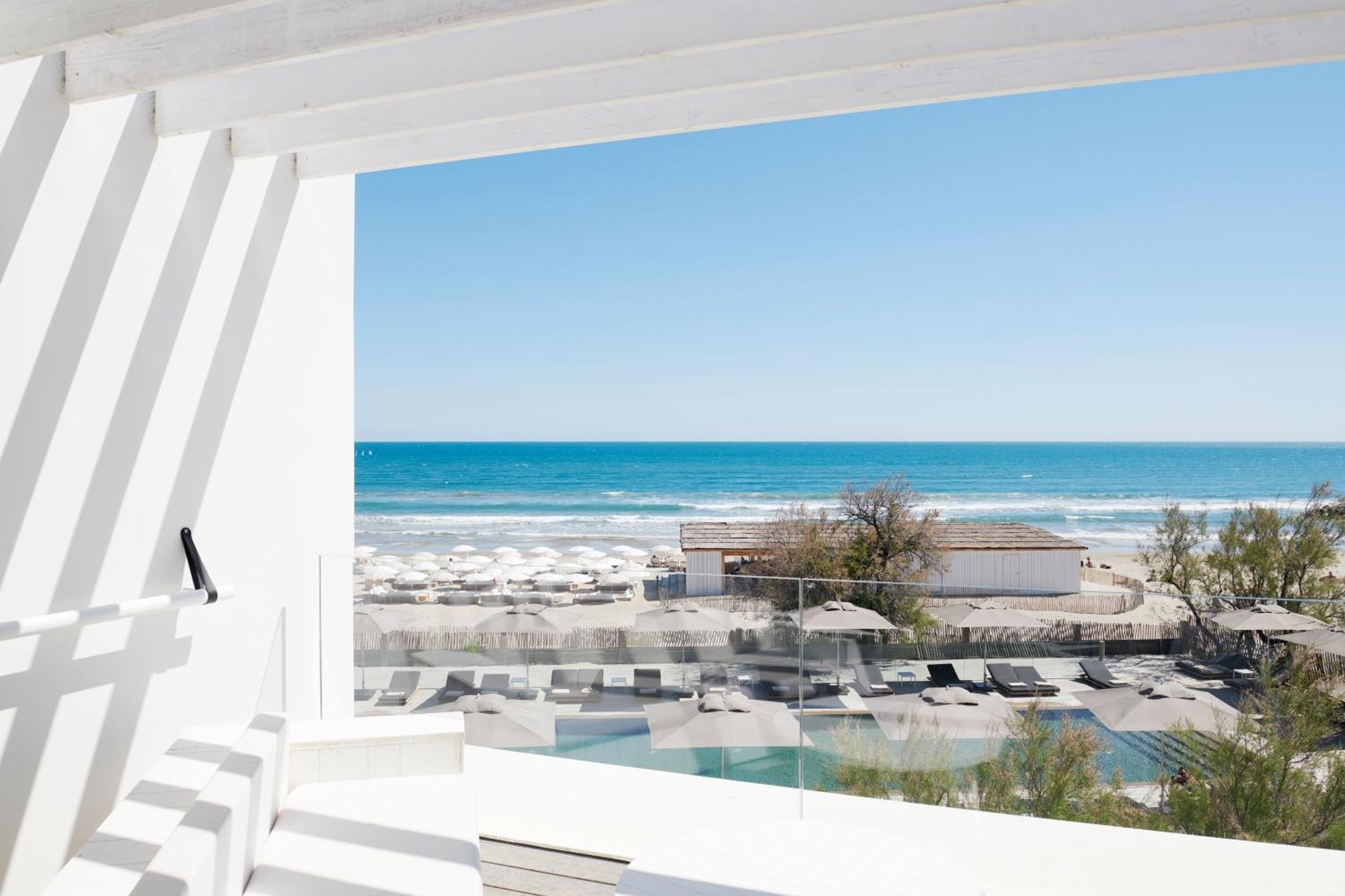 Hotel Plage Palace & Spa Palavas-les-Flots Exterior photo View of the beach from the hotel