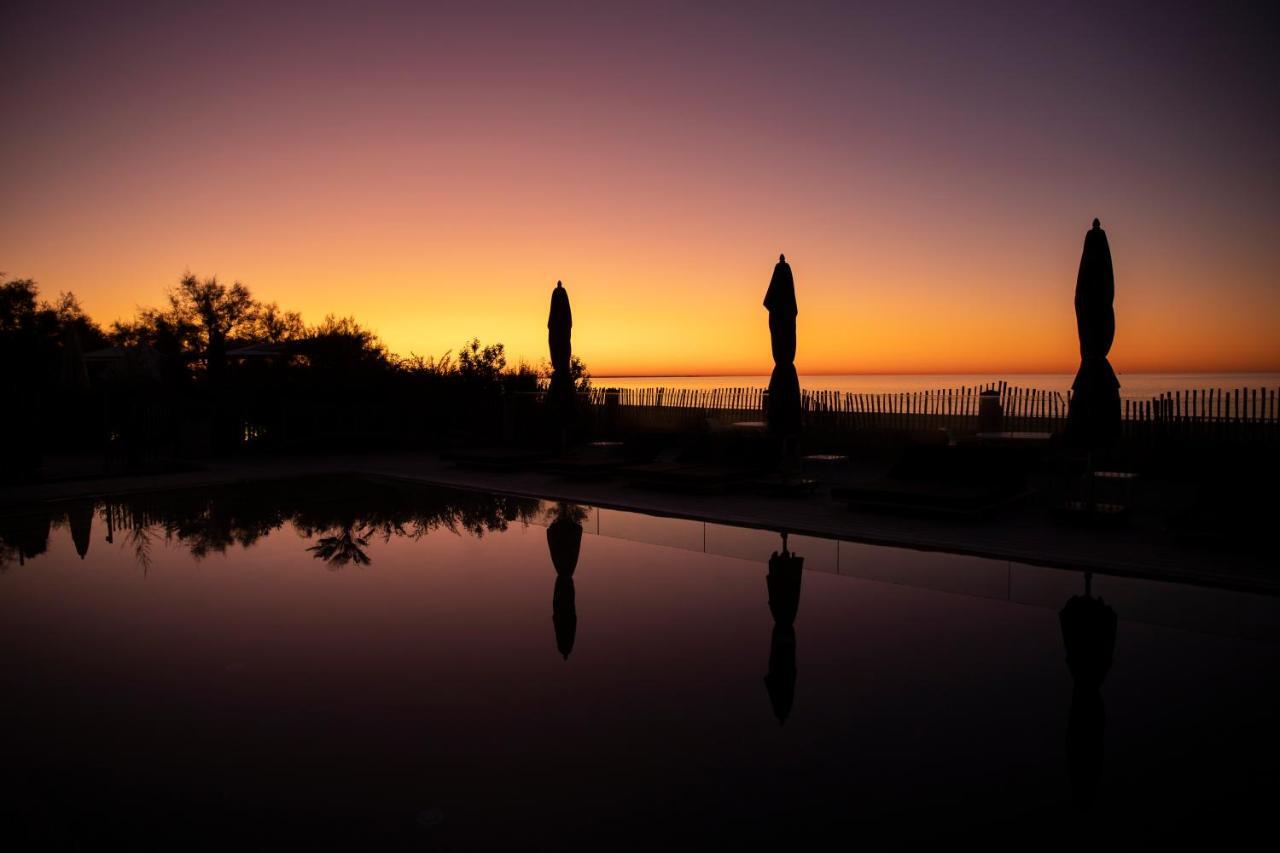 Hotel Plage Palace & Spa Palavas-les-Flots Exterior photo Sunset at the San Diego Veterans Memorial Cemetery